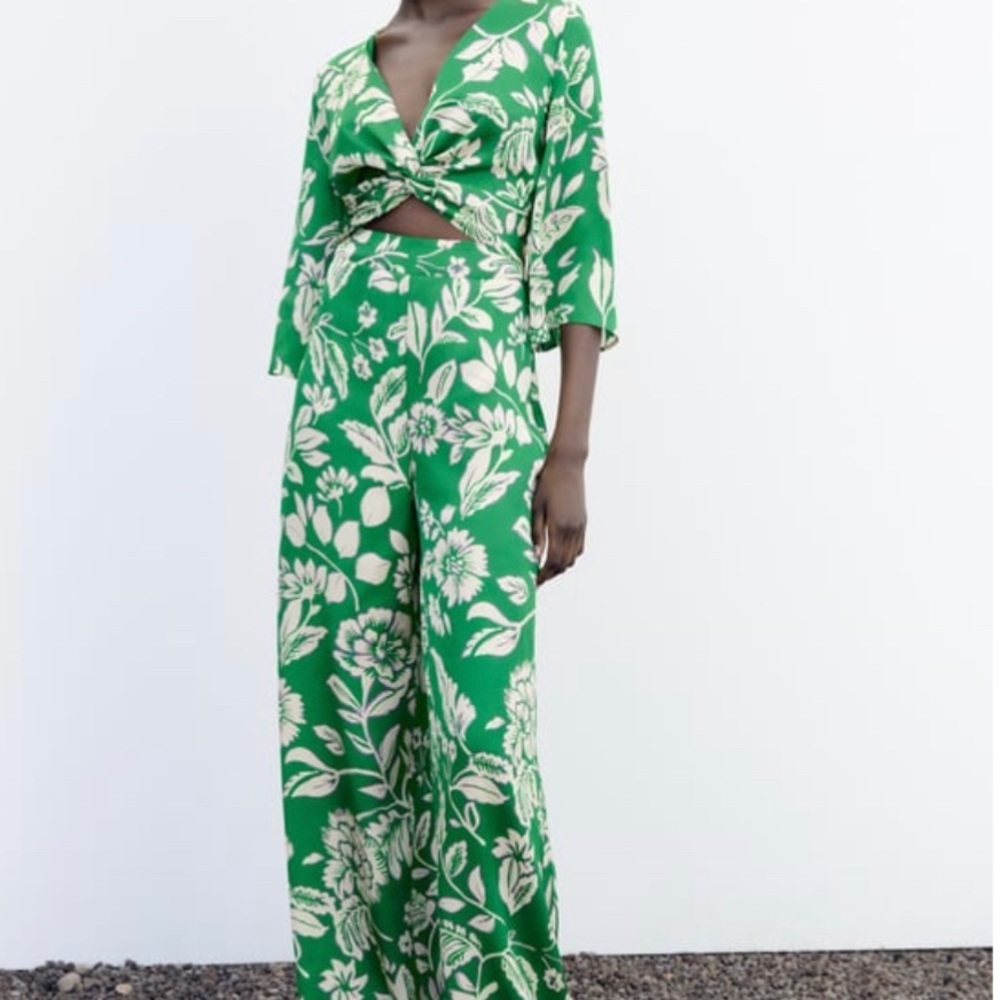 Zara Printed Jumpsuit Sz Small